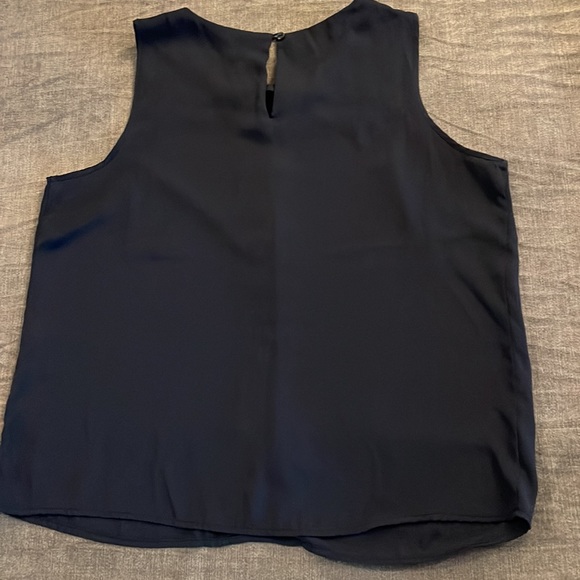 Covington deep, blue sleeveless dressy top size large (23-119) - Picture 4 of 7